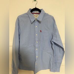 Abercrombie & Fitch (Blue Shirt)